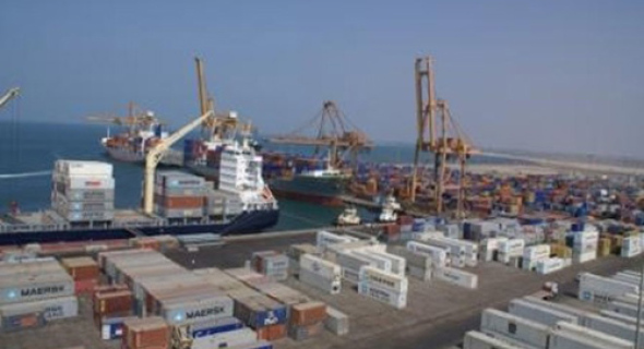 الحكومة تعتزم تسليم الأمم المتحدة وثيقة تطالب بمراقبين دوليين على ميناء الحديدة