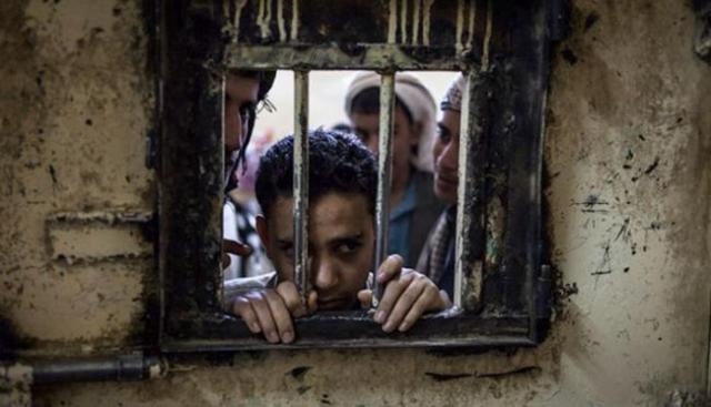 مليشيا الحوثي تبدأ محاكمة 20 مختطفاً سياسياً في صنعاء ( الاسماء )