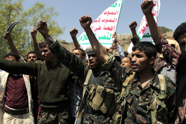 الحوثيون يستخدمون الرصاص الحي لمنع مقاتليهم من الفرار شرق صنعاء
