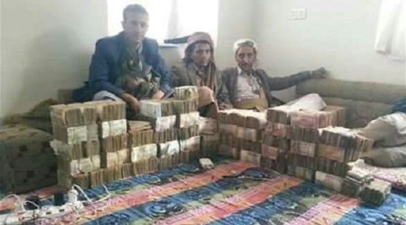 اليمن: تعرّف على حجم الأموال المنهوبة من الموظفين بعد مرور عام كامل بلا رواتب