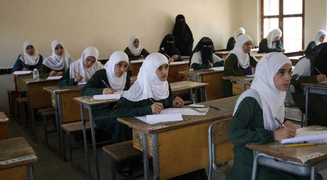 عام دراسي «صعب» يبدأ في اليمن الأحد