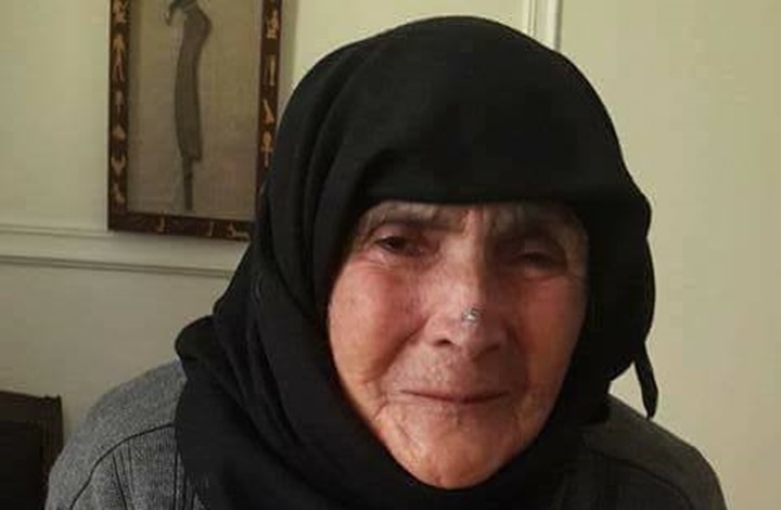 عجوز قُتل 5 من أبنائها لأجل الأسد تستجدي من يطعمها