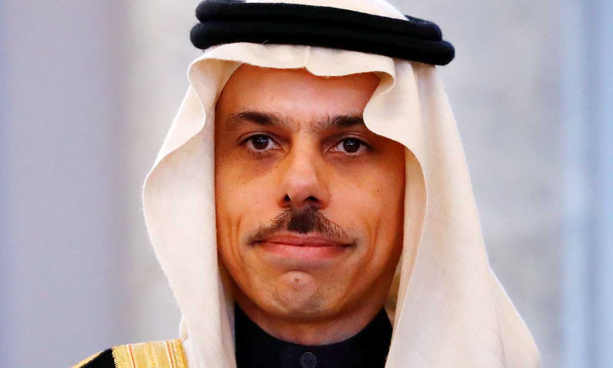 الكويت تنقل رسالة إيرانية إلى الملك سلمان