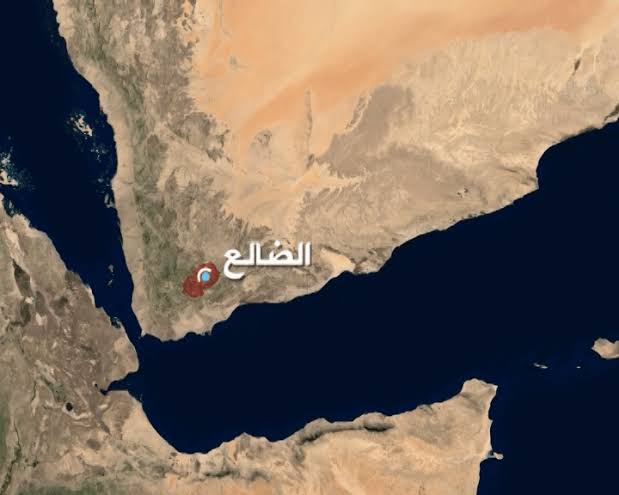 مقتل وإصابة عدد من جنود الجيش في الضالع بقصف صاروخي حوثي