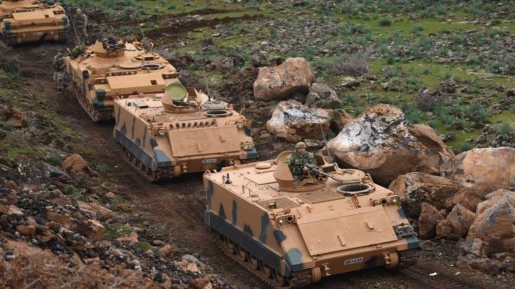 الجيش التركي يكتشف خندقا ضخما وغريبا في منطقة عفرين (صور)