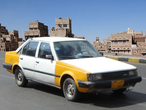 هكذا تقوم أجهزة «علي عبدالله صالح» الأمنية والعسكرية بتوزيع الرواتب لمنتسبيها في صنعاء بسرية