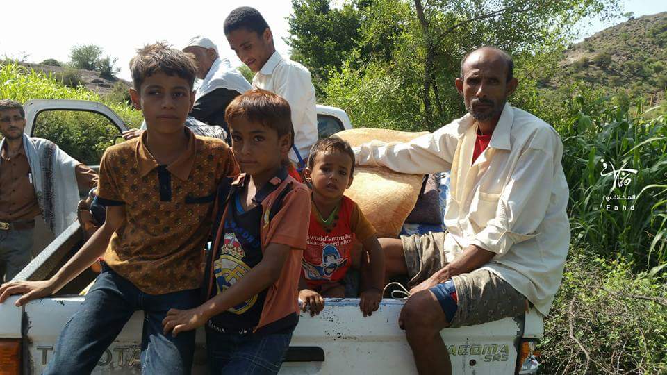 بالصور.. الحوثيون يُهجّرون سكان قرية «خور» غرب تعز