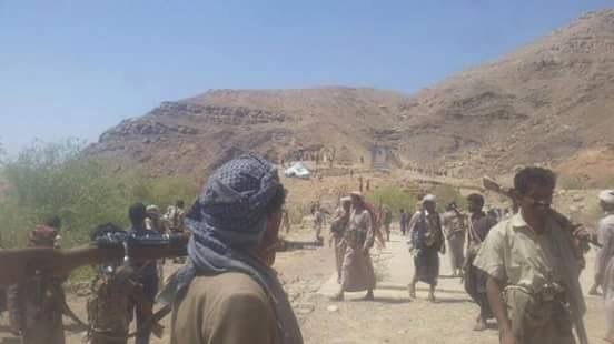 مأرب: إصابة مشرف الحوثيين في صرواح وأسر 14 آخرين