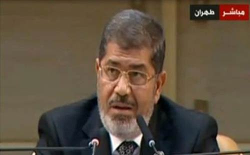 مرسي يدعو إلى حوار وطني السبت المقبل للخروج من الأزمة