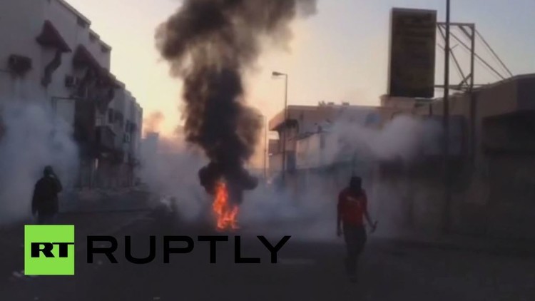 بالفيديو.. اشتباكات في البحرين على خلفية إعدام الشيخ النمر