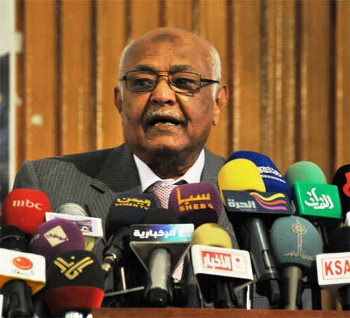 رئيس حكومة الوفاق اليمنية محمد سالم باسندوة - ارشيف
