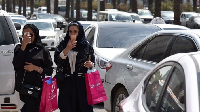 السماح بقيادة المرأة السعودية للسيارة كاملة