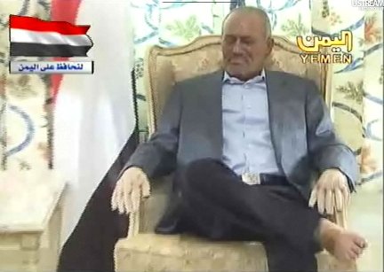 صالح غادر المستشفى في الرياض لكنه يعاني من مشكلات في الساقين