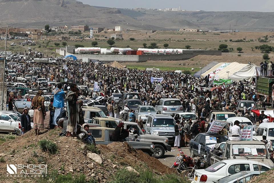 تجمع لعناصز مليشا الحوثي في منطقة الصباحة غرب صنعاء (تصوير: شهدي