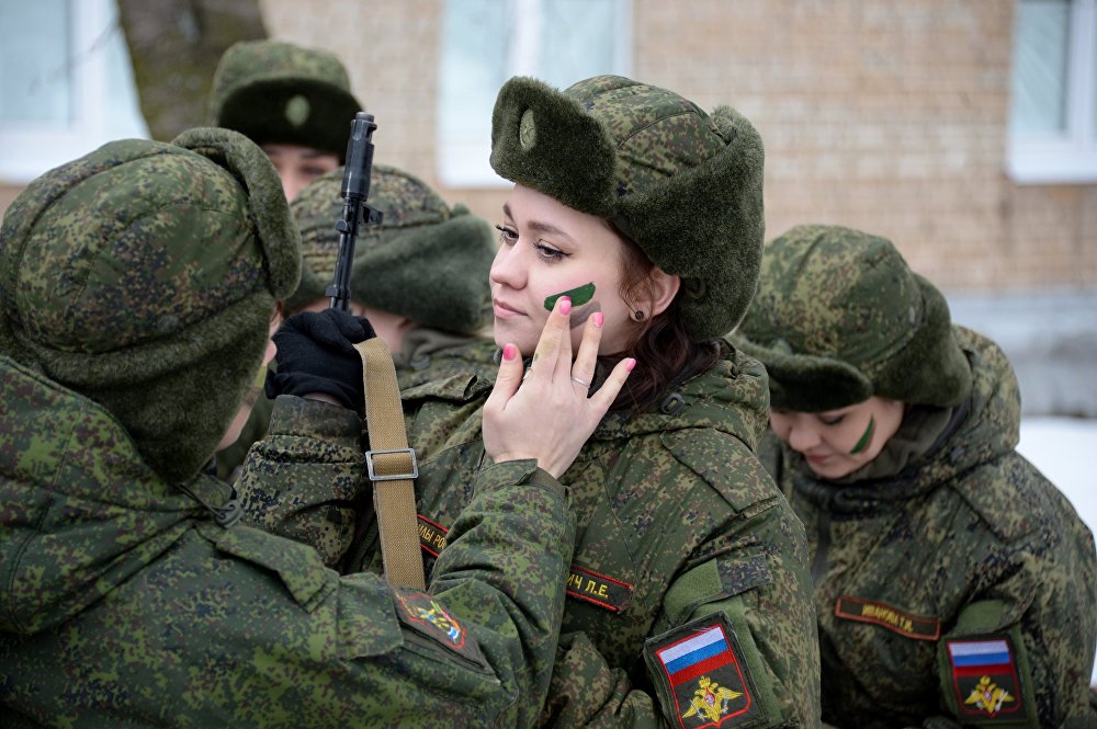 مقاتلات في الجيش الروسي