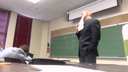بالفيديو: مقلب لأستاذ جامعي في صف يستقطب 20 مليون مشاهدة
