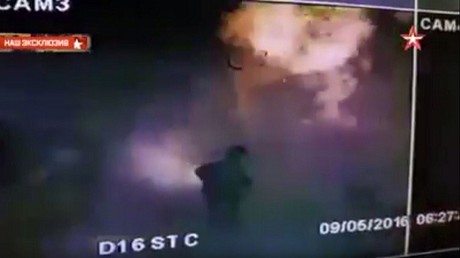 بالفيديو.. لحظة تفجير انتحاري نفسه في الشيشان الروسية