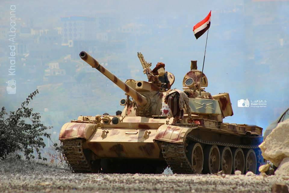 قوات الجيش والمقاومة في تعز يسيطران على منطقة مدارات عقب معارك عنيفة ضد الحوثيين