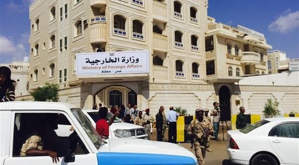 أول وزارة سيادية تعلن استئناف أعمالها في عدن