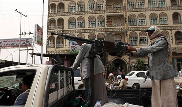 مواطن في صنعاء يفاجئ الحوثيين ويقتل 5 منهم مقابل مقتل ابنه الذي اقتادوه للجبهة بدون علمه