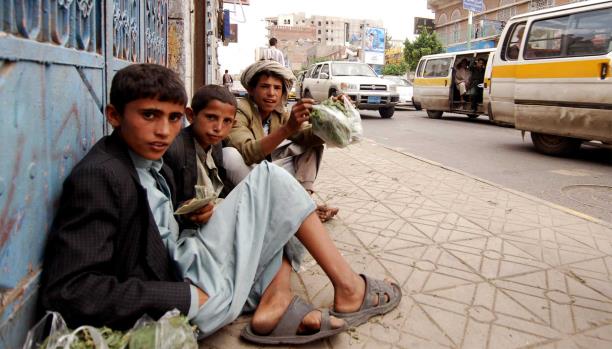 أطفال اليمن .. أحلام مؤجلة خلف الحدود الشائكة	