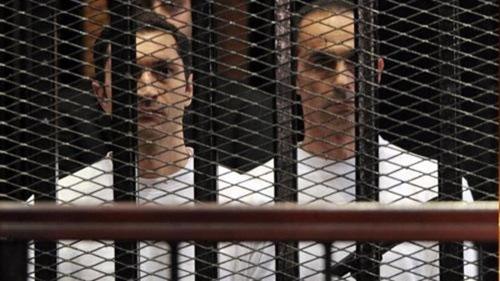 محكمة مصرية تقضي بالإفراج عن ابناء الرئيس المصري السابق علاء وجمال 