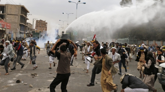 الحوثيون حولوا إقتحام مجلس الوزراء امس مما أدى إلى سقوط عدد من ا