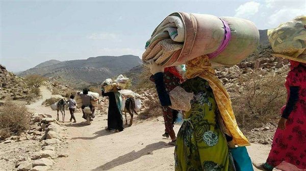 مليشيا الحوثي في تعز تهجر أكثر من 40 أسرة في منطقة الشراجة بجبل حبشي بقوة السلاح