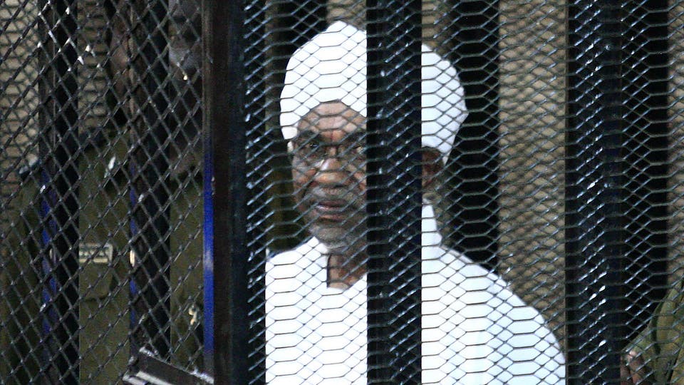 الحكومة السودانية توافق على تسليم البشير للمحكمة الجنائية الدولية