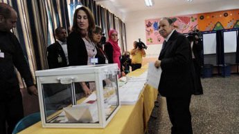 الجزائر: فوز ساحق لحزب التحرير الوطني الحاكم بالانتخابات التشريعية