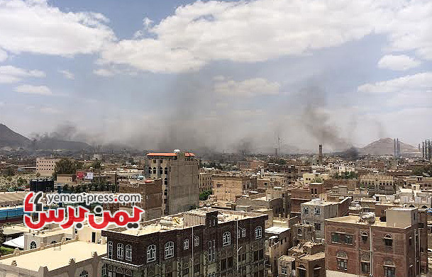 أمانة العاصمة تبدأ بإزالة المخلفات جراء الوقفات الإحتجاجية اليوم في عدد من شوارع صنعاء
