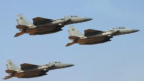 مقاتلات التحالف تستهدف مواقع الحوثيين في حرض وتدمر آليات