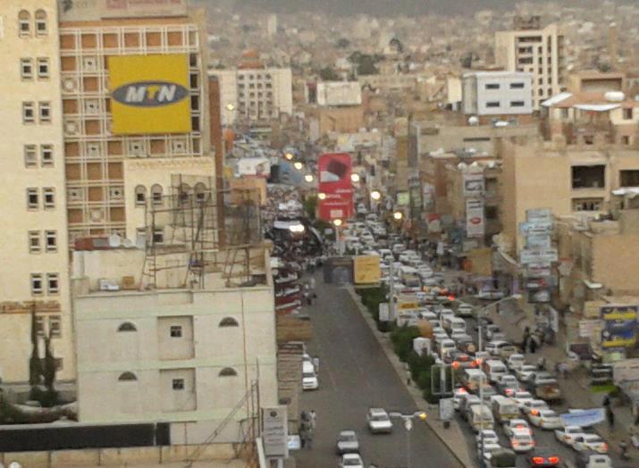 صنعاء تشهد أكبر مسيرة حاشدة منذ توقيع المبادرة الخليجية للمطالبة