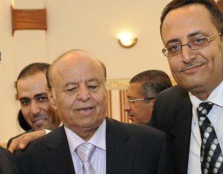 رئيس حزب يمني يطالب الرئيس بـ 4 مليون فتصله 400 وسيارة آخر موديل
