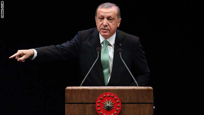 تركيا توصي مواطنيها في مصر بعدم الخروج اليوم الجمعة.. وأردوغان: السيسي «خان»