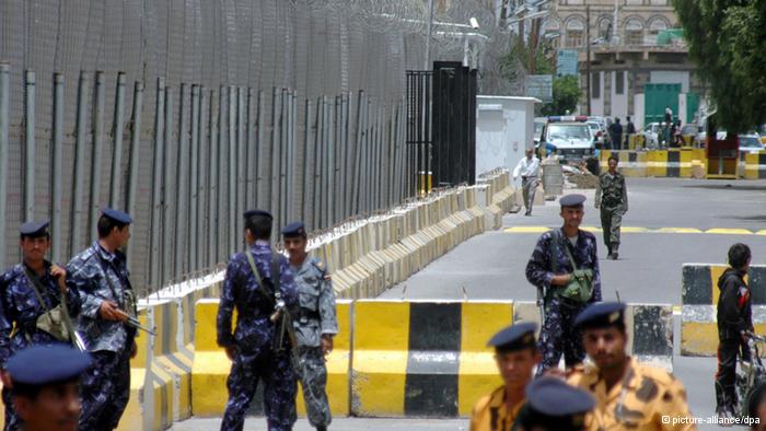 اليمن: السفارات الأجنبية تُغلق أبوابها يوم غدٍ عقب تحذير الأجهزة الأمنية من هجمات إرهابية
