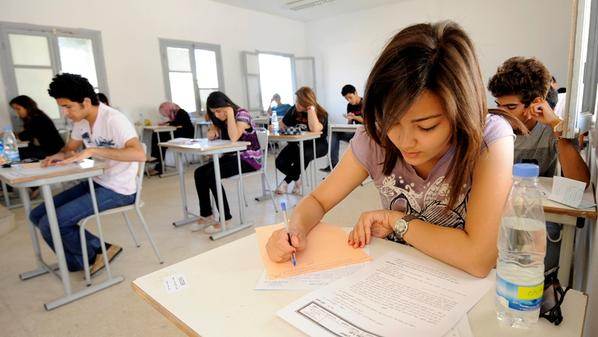 تونس.. تسريب الامتحانات عبر فيسبوك