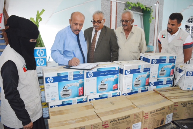 تواصل المساعدات المقدمة من دولة الإمارات العربية المتحدة لكليات جامعة عدن