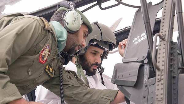 بالصور.. وزير الدفاع السعودي يطمئن على جاهزية القوات السعودية شمالاً