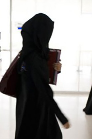 سيدة اعمال سعودية تتعهد بدفع تكاليف مهر من يتزوجها بشرط «سهل»
