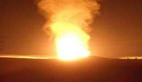 صورة سابقة لتفجير أحد أنابيب النفط في مأرب (أرشيف)