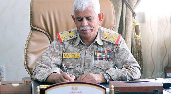 اللواء الركن عبد الرحمن الحليلي قائد المنطقة العسكرية الأولى في 