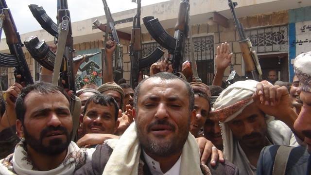 قبائل الزبيدي تتوافد إلى «معسكر الحمزة» في إب بعد إعدام الحوثيين أحد أبناء القبيلة بطريقة بشعة
