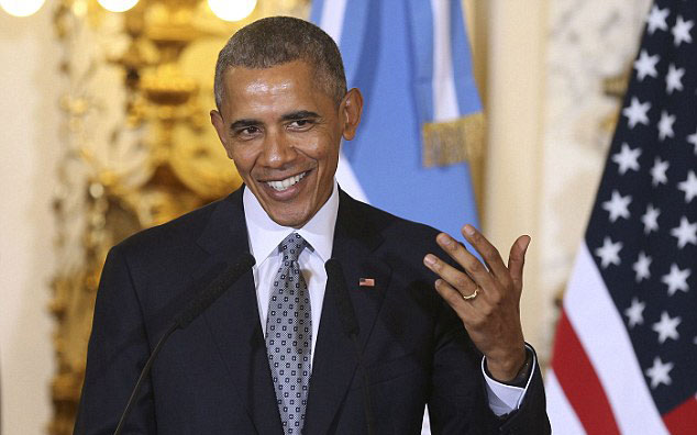 لماذا يخلع أوباما خاتمه أثناء مصافحة الجماهير؟