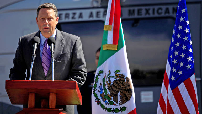 سفير أمريكا في بنما يستقيل قائلا إنه لم يعد قادرا على خدمة ترمب