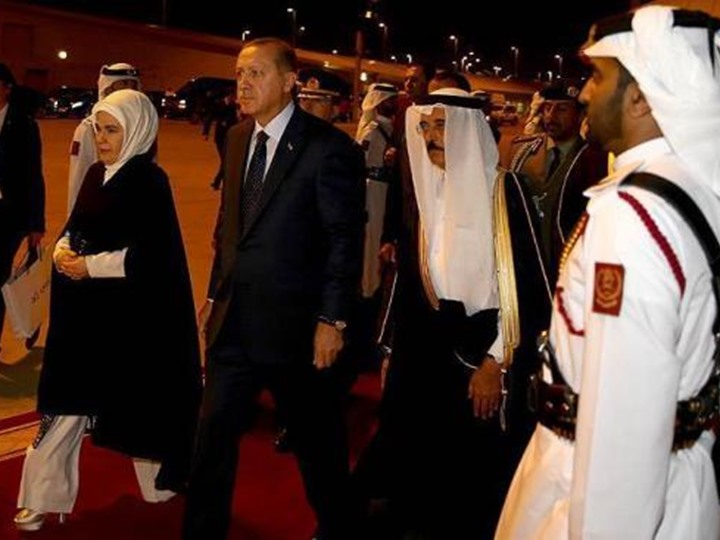 أردوغان يصل قطر في ختام جولته الخليجية