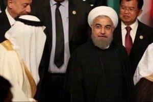 تجاهل الملك سلمان للرئيس الإيراني في قمة التعاون الإسلامي يثير ضجة على مواقع التواصل الاجتماعي (صور)