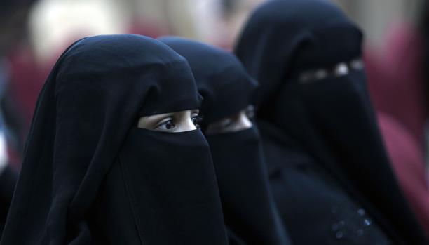 المرأة اليمنية... حياة قاسية في مجتمع ذكوري