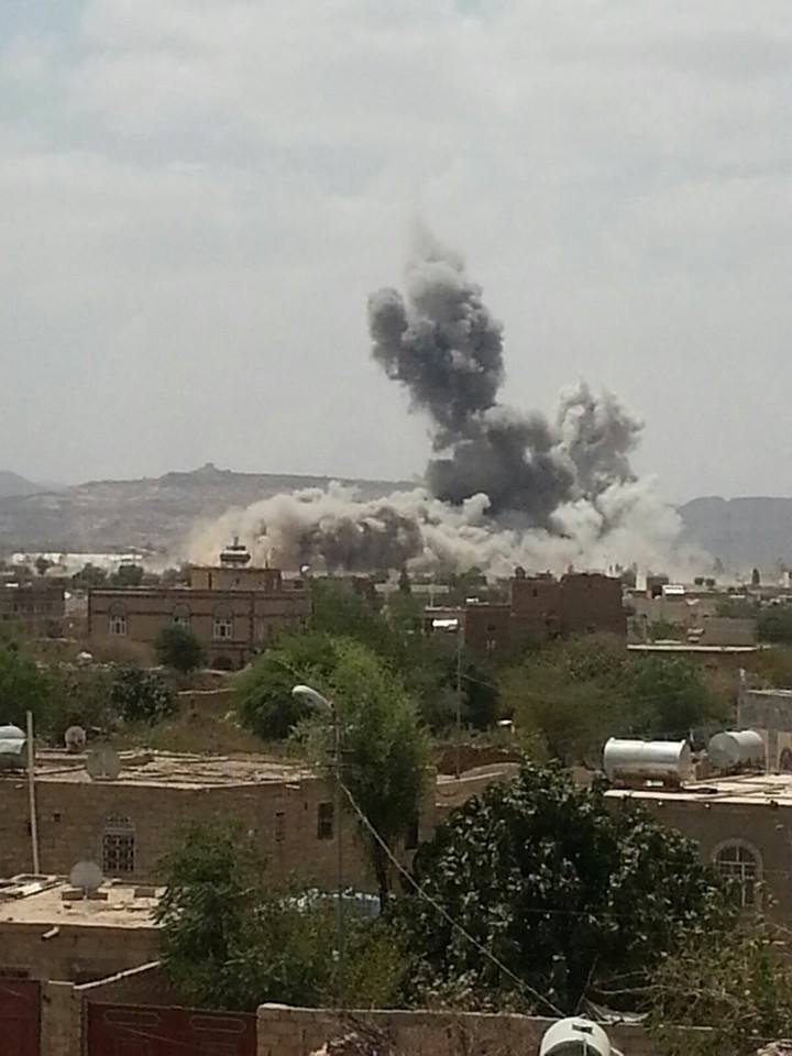التحالف يجدد قصفه بشكل عنيف مواقع عسكرية للحوثيين وصالح في صنعاء