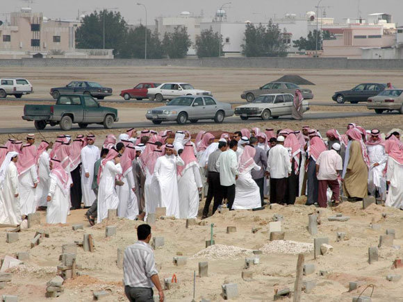 سعودي حضّر لجنازة ابن عمه ظهرا ومات عصرا ليدفن بجواره